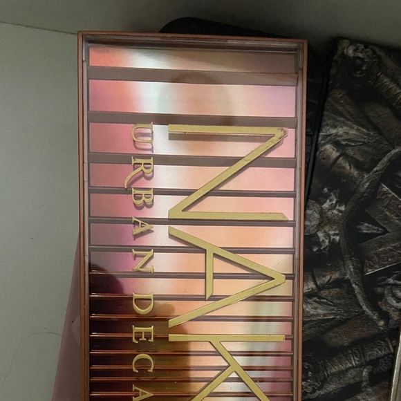 Naked heat - Picture 2 of 2